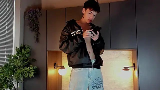 Snapshot of MattiDeLuca chatting on March 15, 2025, 2:23 pm MattiDeLuca online show from March 15, 2025, 2:23 pm