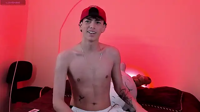 Snapshot of MattiDeLuca chatting on October 2, 2025, 12:01 pm MattiDeLuca online show from October 2, 2025, 12:01 pm