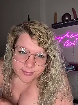 Snapshot of CurvyAnonymousGirl89 chatting on February 18, 2025, 2:27 pm CurvyAnonymousGirl89 online show from February 18, 2025, 2:27 pm