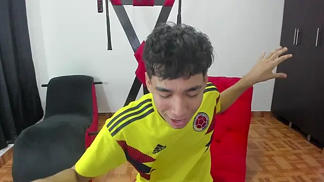 Snapshot of Harry_LatinBoy chatting on January 12, 2025, 7:31 pm Harry LatinBoy online show from January 12, 2025, 7:31 pm