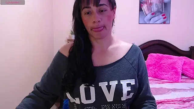 sara florez1 online show from November 15, 2025, 10:12 am