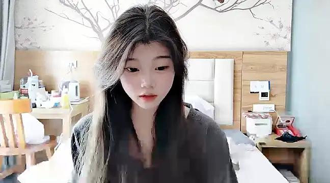 yangyang-1115 online show from February 8, 2025, 5:29 am