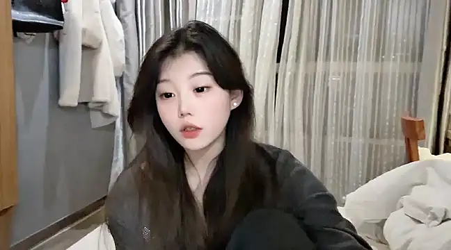 yangyang-1115 online show from February 8, 2025, 2:16 pm