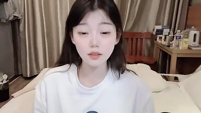 yangyang-1115 online show from February 17, 2025, 3:53 pm