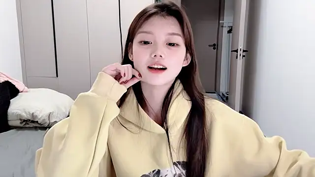 yangyang-1115 online show from October 18, 2025, 4:41 pm