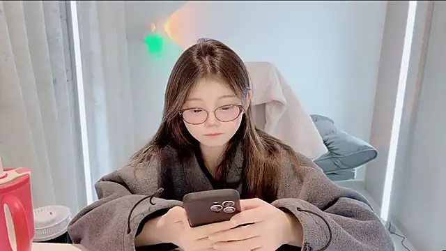 yangyang-1115 online show from November 28, 2025, 3:58 pm