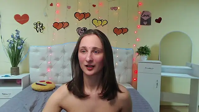 Snapshot of MichelLeee chatting on February 17, 2025, 6:26 pm MichelLeee online show from February 17, 2025, 6:26 pm