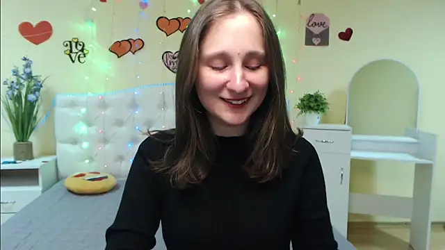 Snapshot of MichelLeee chatting on March 10, 2025, 12:04 pm MichelLeee online show from March 10, 2025, 12:04 pm