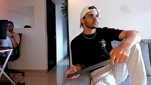 Snapshot of andrewChris_ chatting on December 15, 2025, 6:45 pm andrewChris online show from December 15, 2025, 6:45 pm