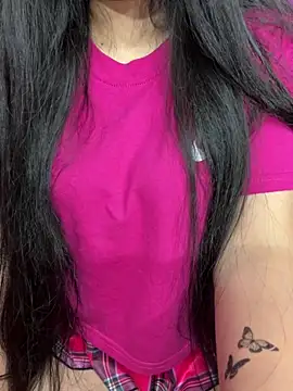 Snapshot of Velyn_18 chatting on November 11, 2025, 5:40 am Velyn 18 online show from November 11, 2025, 5:40 am