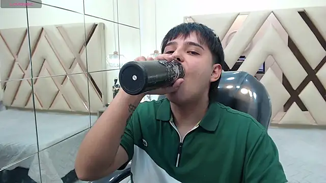 Snapshot of AndrewPherson chatting on January 12, 2025, 1:48 pm AndrewPherson online show from January 12, 2025, 1:48 pm