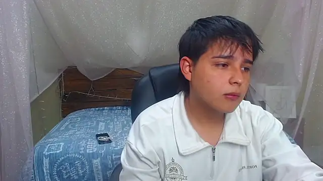 Snapshot of AndrewPherson chatting on February 20, 2025, 12:04 pm AndrewPherson online show from February 20, 2025, 12:04 pm