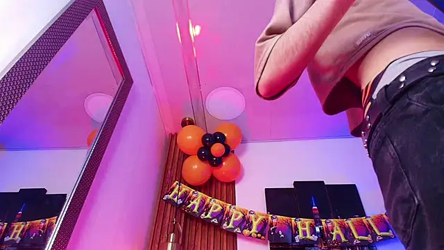 Noah Xitruxx online show from October 9, 2025, 3:15 am