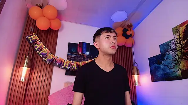 Noah Xitruxx online show from October 22, 2025, 2:34 am