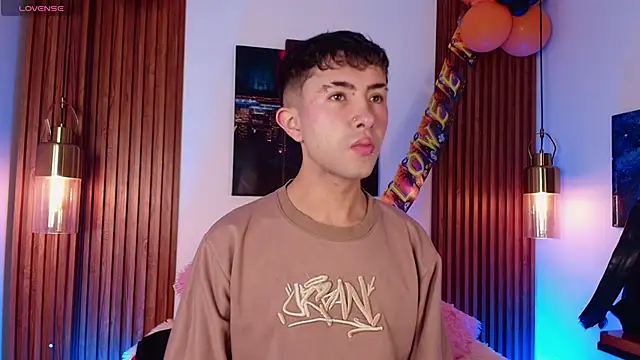 Noah Xitruxx online show from October 23, 2025, 2:44 am