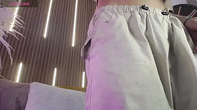 Noah Xitruxx online show from November 25, 2025, 1:00 pm