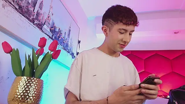 Noah Xitruxx online show from December 3, 2025, 12:58 pm