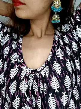 xpihu online show from November 3, 2025, 12:57 am