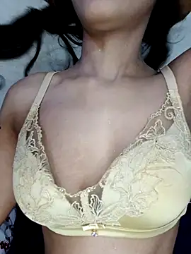 xpihu online show from November 13, 2025, 6:18 pm