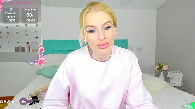 Snapshot of Lana_kitty__ chatting on January 2, 2025, 3:05 am Lana kitty   online show from January 2, 2025, 3:05 am