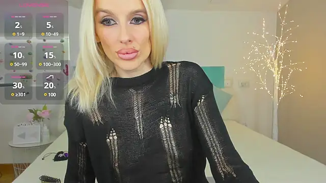 Snapshot of Lana_kitty__ chatting on February 10, 2025, 11:34 pm Lana kitty   online show from February 10, 2025, 11:34 pm