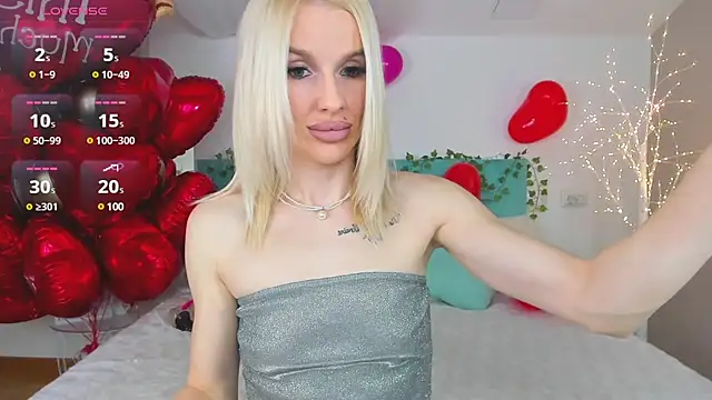 Snapshot of Lana_kitty__ chatting on February 14, 2025, 11:20 pm Lana kitty   online show from February 14, 2025, 11:20 pm