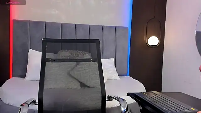 bella gibson online show from February 16, 2025, 11:38 am