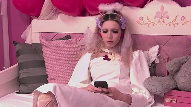 Snapshot of PamelamyDreamys chatting on February 11, 2025, 1:20 pm PamelamyDreamys online show from February 11, 2025, 1:20 pm