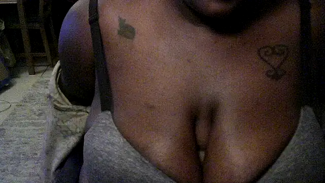 Snapshot of BigKittyRaven chatting on December 6, 2024, 5:42 am BigKittyRaven online show from December 6, 2024, 5:42 am