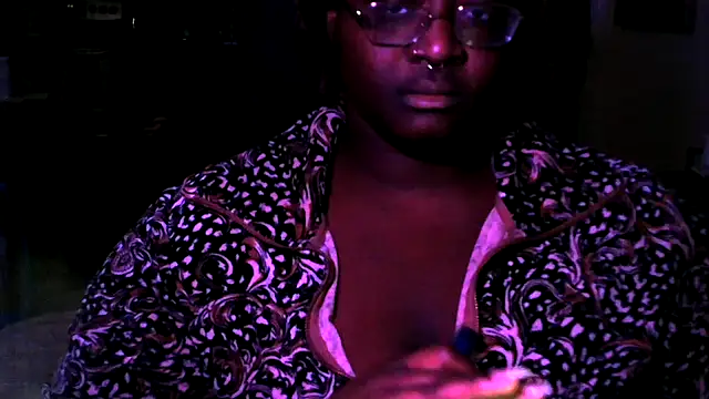 Snapshot of BigKittyRaven chatting on December 7, 2024, 10:17 pm BigKittyRaven online show from December 7, 2024, 10:17 pm