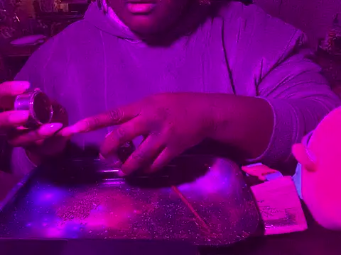 Snapshot of BigKittyRaven chatting on December 9, 2024, 5:40 am BigKittyRaven online show from December 9, 2024, 5:40 am