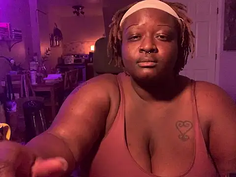 Snapshot of BigKittyRaven chatting on December 12, 2024, 5:20 am BigKittyRaven online show from December 12, 2024, 5:20 am