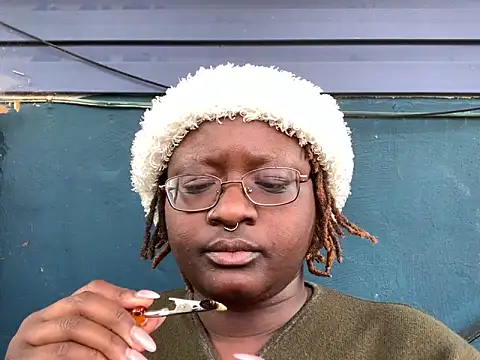 Snapshot of BigKittyRaven chatting on December 17, 2024, 7:48 pm BigKittyRaven online show from December 17, 2024, 7:48 pm