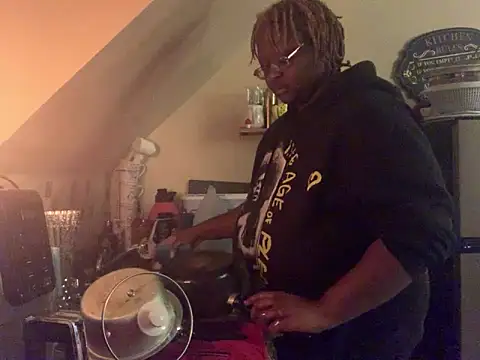 Snapshot of BigKittyRaven chatting on December 31, 2024, 4:46 pm BigKittyRaven online show from December 31, 2024, 4:46 pm