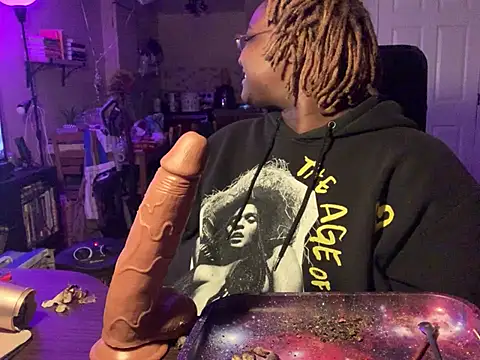 Snapshot of BigKittyRaven chatting on February 15, 2025, 4:14 am BigKittyRaven online show from February 15, 2025, 4:14 am