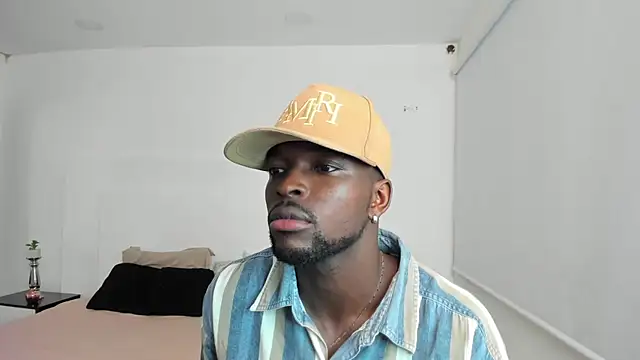 Dylan Taylor online show from March 4, 2025, 3:33 am