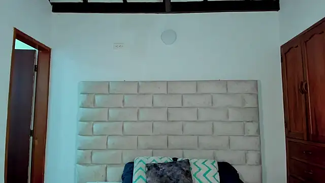 Dylan Taylor online show from November 22, 2025, 12:37 pm