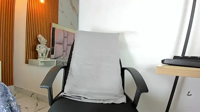 Snapshot of _Brihan chatting on December 11, 2024, 7:46 pm Brihan online show from December 11, 2024, 7:46 pm