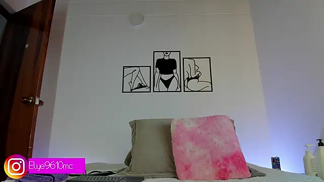 ellie mcdonald online show from October 6, 2025, 10:18 pm