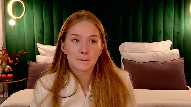 MichelleReid online show from November 19, 2025, 3:17 am