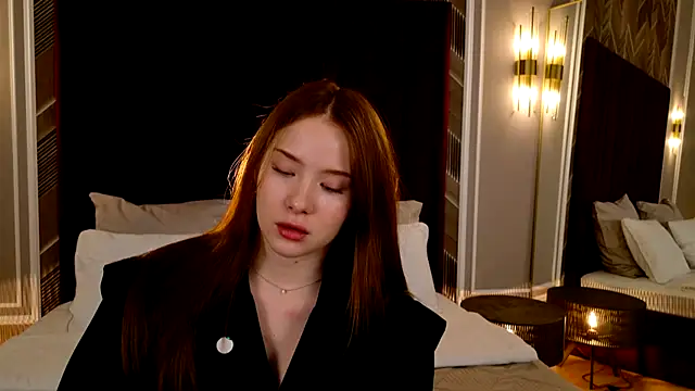 MichelleReid online show from November 30, 2025, 9:02 am