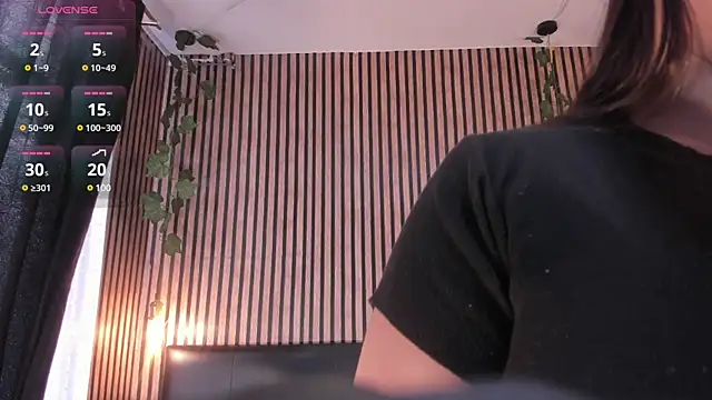 Victoria Ponce1 online show from February 24, 2025, 7:30 pm