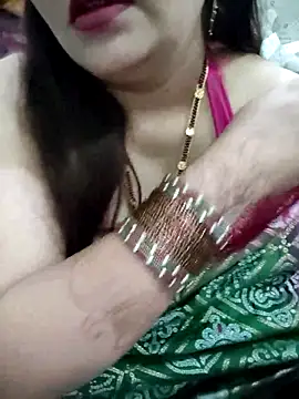 Snapshot of Mayuri77 chatting on October 16, 2025, 7:04 pm Mayuri77 online show from October 16, 2025, 7:04 pm