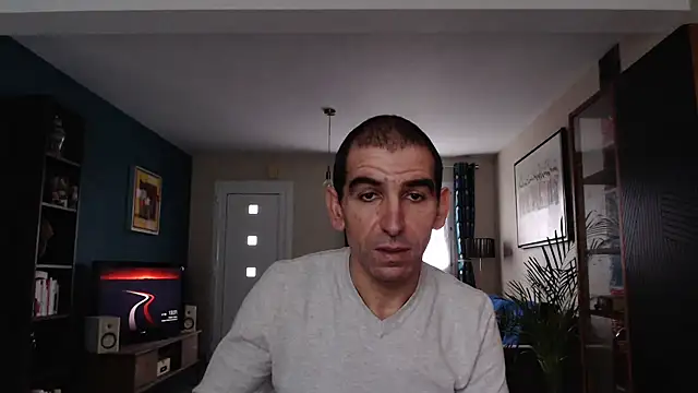 Snapshot of Samir_44200 chatting on December 5, 2024, 2:33 pm Samir 44200 online show from December 5, 2024, 2:33 pm