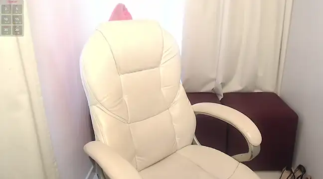 Snapshot of Xileny-Halliwey chatting on February 10, 2025, 5:19 pm Xileny-Halliwey online show from February 10, 2025, 5:19 pm