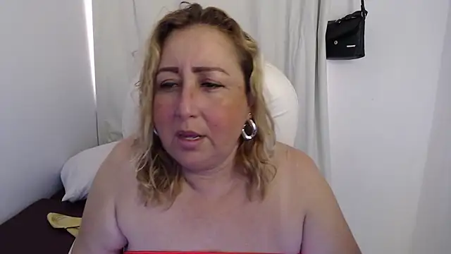 Snapshot of Xileny-Halliwey chatting on September 18, 2025, 4:09 pm Xileny-Halliwey online show from September 18, 2025, 4:09 pm