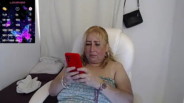 Snapshot of Xileny-Halliwey chatting on September 23, 2025, 5:16 pm Xileny-Halliwey online show from September 23, 2025, 5:16 pm