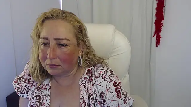 Snapshot of Xileny-Halliwey chatting on October 21, 2025, 5:02 pm Xileny-Halliwey online show from October 21, 2025, 5:02 pm