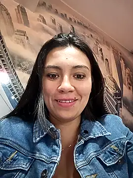 Snapshot of LIZ-06_ chatting on February 13, 2025, 9:49 pm LIZ-06 online show from February 13, 2025, 9:49 pm