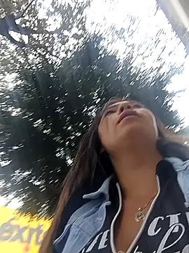 Snapshot of LIZ-06_ chatting on February 18, 2025, 5:21 pm LIZ-06 online show from February 18, 2025, 5:21 pm